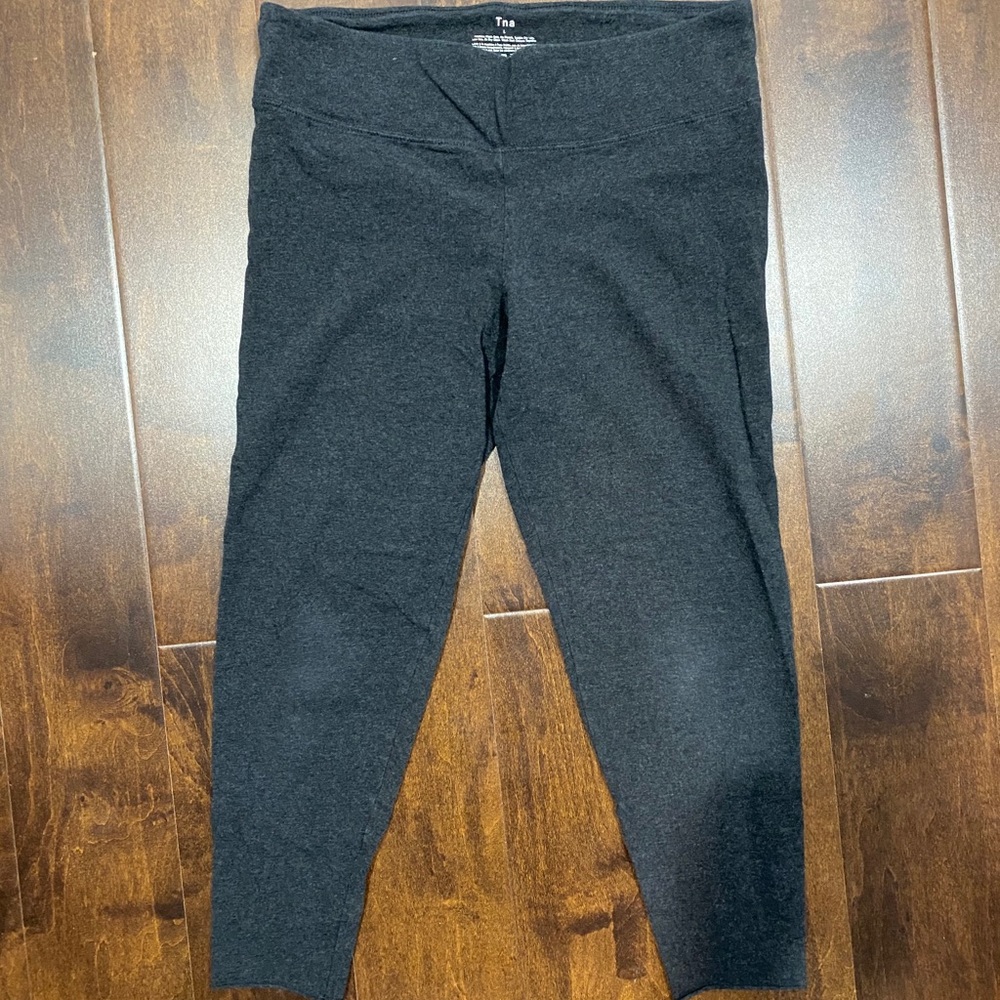 TNA Cropped Leggings